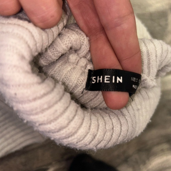 White Turtleneck sweater - Picture 4 of 5